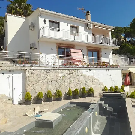 3 Bedroom Villa, Great Pool, Great View In Serra Brava Lloret de Mar