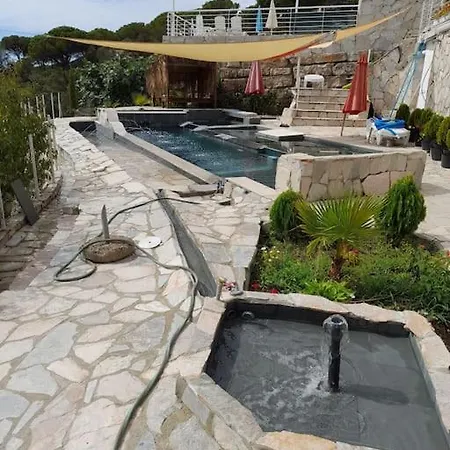 3 Bedroom Villa, Great Pool, Great View In Serra Brava Villa