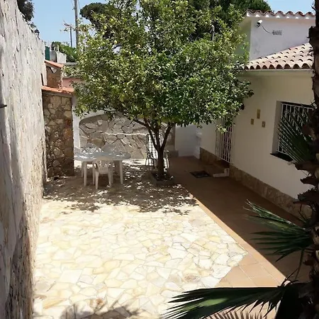 3 Bedroom Villa, Great Pool, Great View In Serra Brava