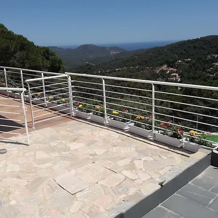 Villa 3 Bedroom Villa, Great Pool, Great View In Serra Brava Lloret de Mar