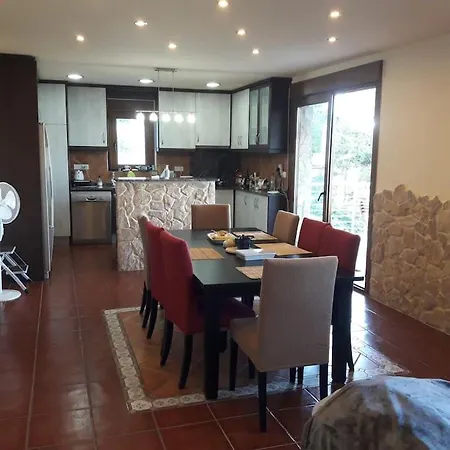 Villa 3 Bedroom Villa, Great Pool, Great View In Serra Brava *