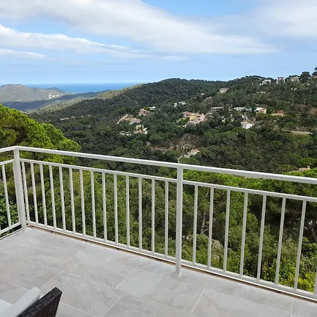 Villa 3 Bedroom Villa, Great Pool, Great View In Serra Brava